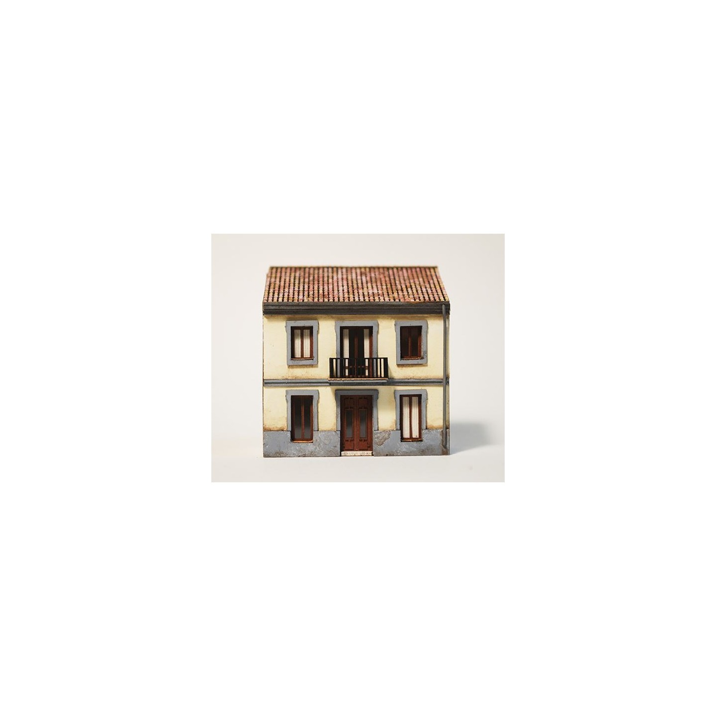 CASA CALLE BONAIRE MONTADA Y PINTADA FEMODEL FN014 ESCALA N
