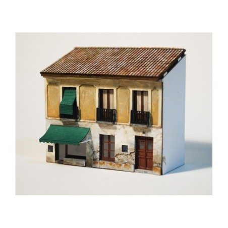 CASA CALLE BAJA MONTADA Y PINTADA FEMODEL FN020 ESCALA N