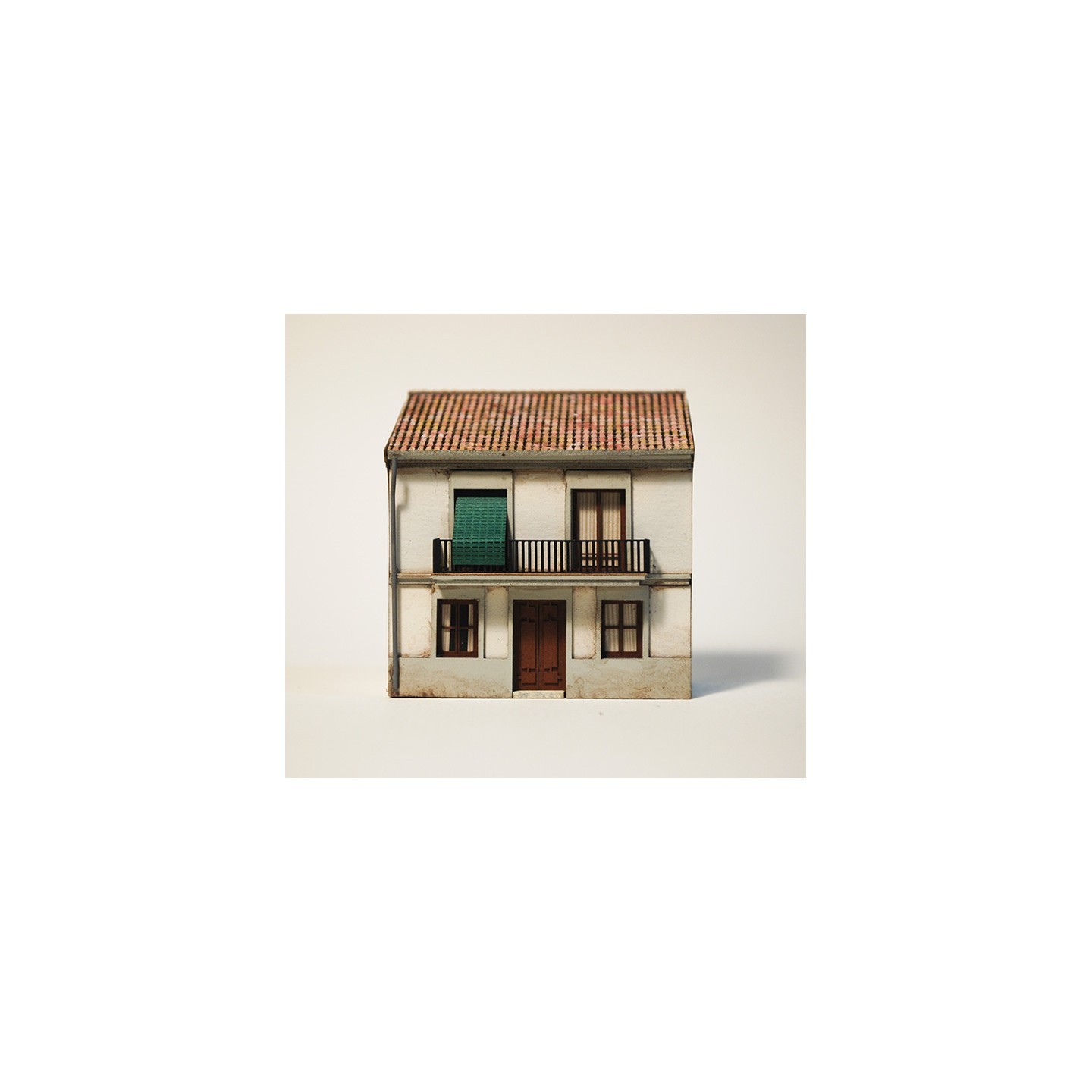 CASA CALLE DEL POZO MONTADA Y PINTADA FEMODEL FN015 ESCALA N
