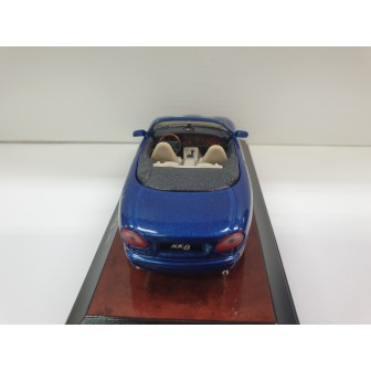 JAGUAR XK8 AZUL 1/43