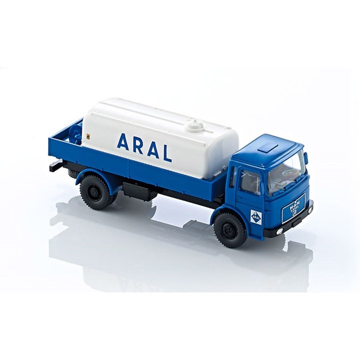 CAMION MAN CON CISTERNA ARAL" WIKING H0"