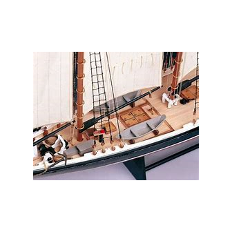 BLUENOSE 1/100 AMATI