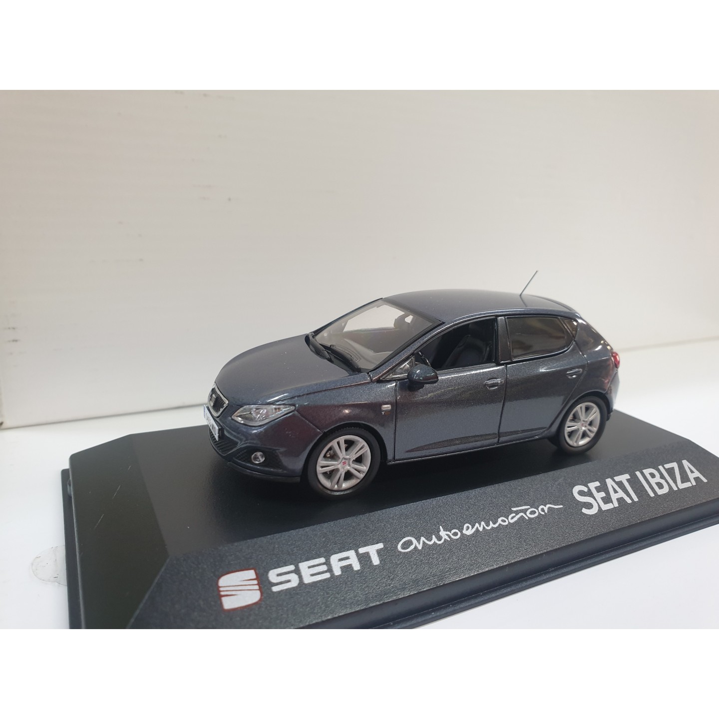 SEAT IBIZA 5P GRIS 1/43