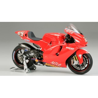 DUCATI DESMOSEDICI TAMIYA 1/12
