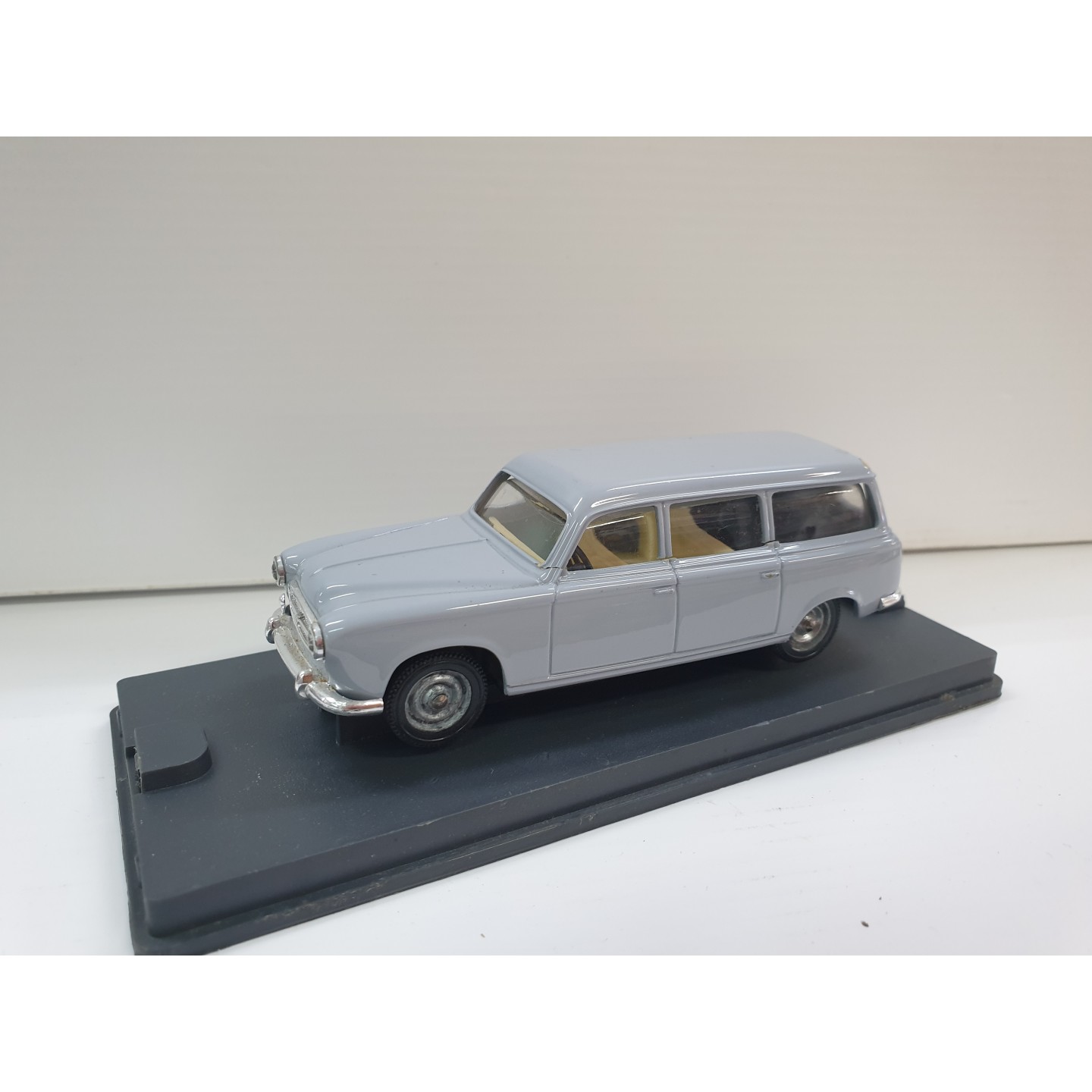 PEUGEOT 403 BREAK AZUL 1/43