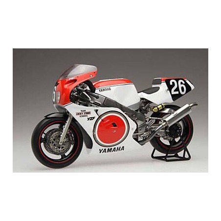 YAMAHA YZF750 LUCKY STRIKE FUJIMI 14136 ESCALA 1/12