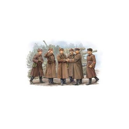 SOVIET ARTILLERY COMMANDER INSPECTION TRUMPETER 1/35