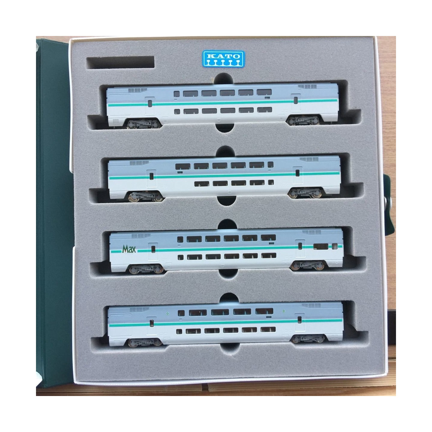 SET 4 COCHES ADICIONALES MAX KATO 10-341 ESCALA N