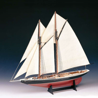 BLUENOSE 1/100 AMATI