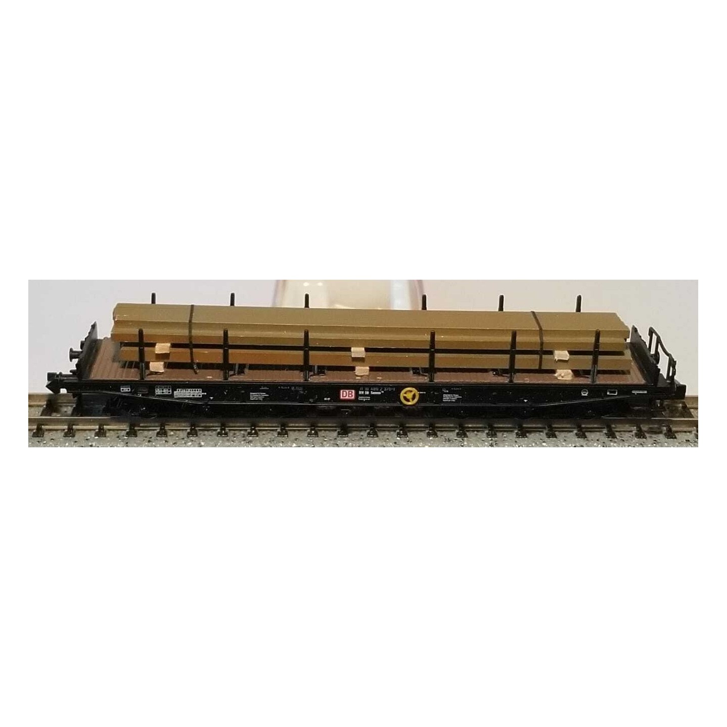 VAGON PLATAFORMA CON VIGAS ROCO 25572 ESCALA N