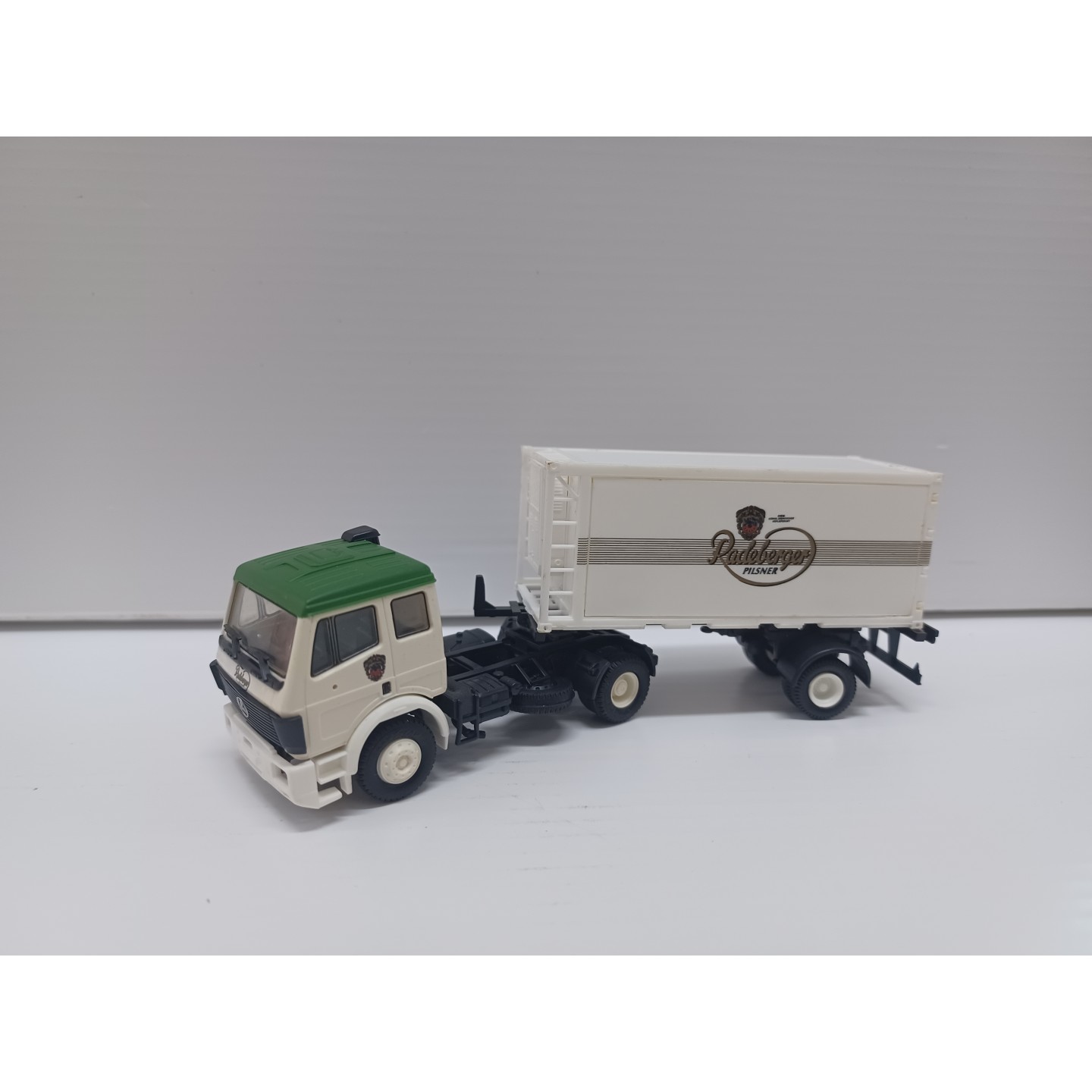 CAMION TRANSPORTE RADEBERGER" ROCO H0"