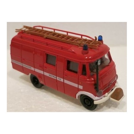 MERCEDES BENZ LF 319 LF 8 FEUERWEHR HANNOVER BREKINA 36602 ESCALA 1/87