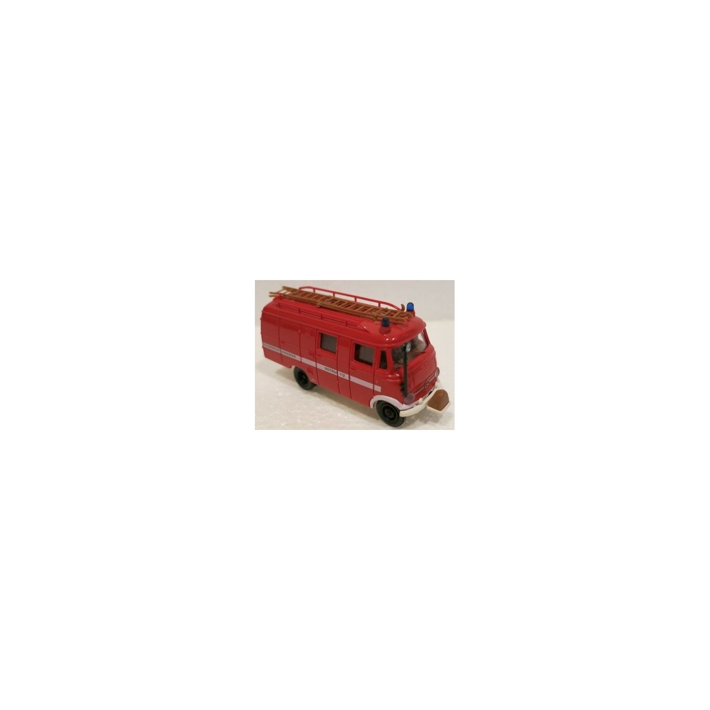 MERCEDES BENZ LF 319 LF 8 FEUERWEHR HANNOVER BREKINA 36602 ESCALA 1/87