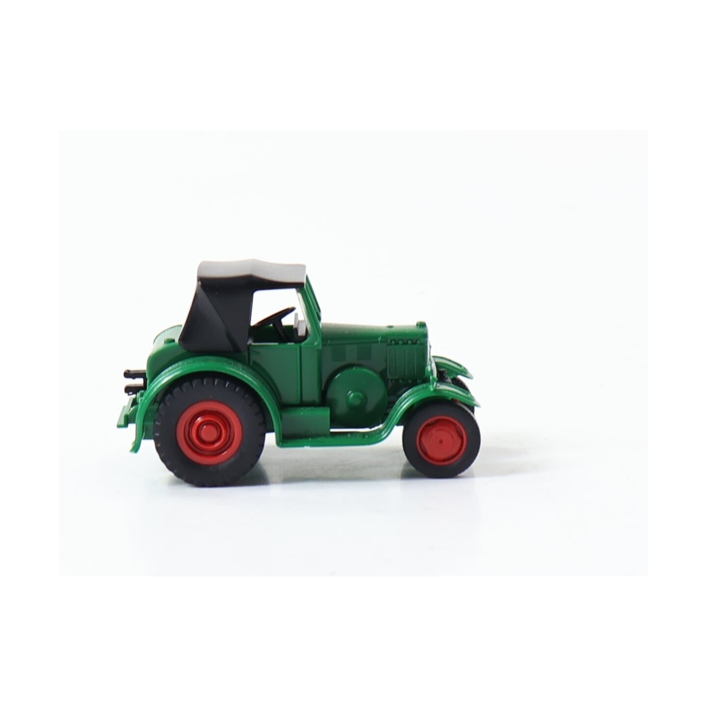 TRACTOR LANZ EIL-BULLDOG VERDE BREKINA 39300 ESCALA 1/87