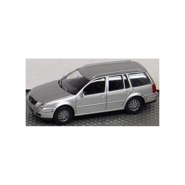VOLKSWAGEN BORA VARIANT PLATA AMW 0649 ESCALA 1/87