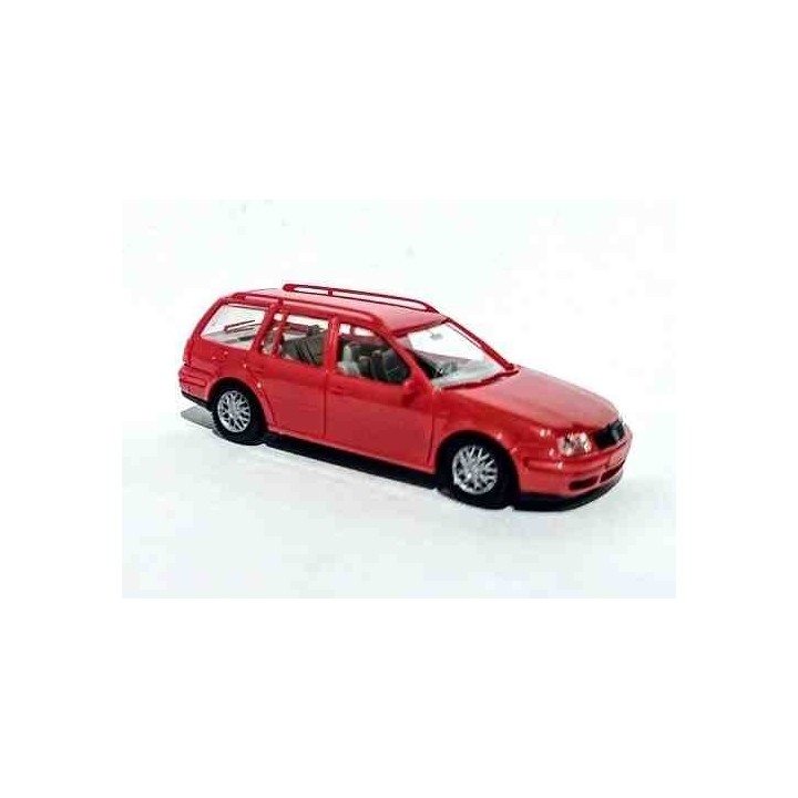 VOLKSWAGEN BORA VARIANT ROJO AMW 0640 ESCALA 1/87