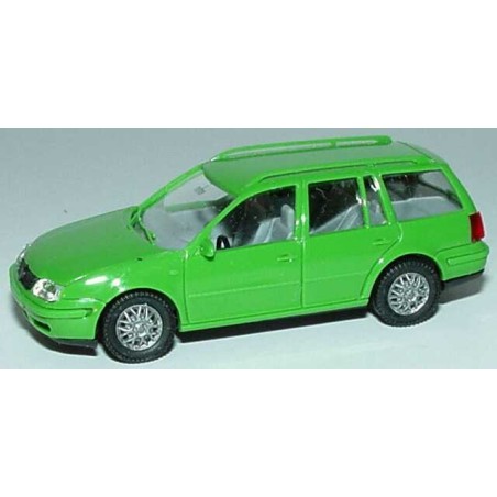 VOLKSWAGEN BORA VARIANT VERDE AMW 0640 ESCALA 1/87