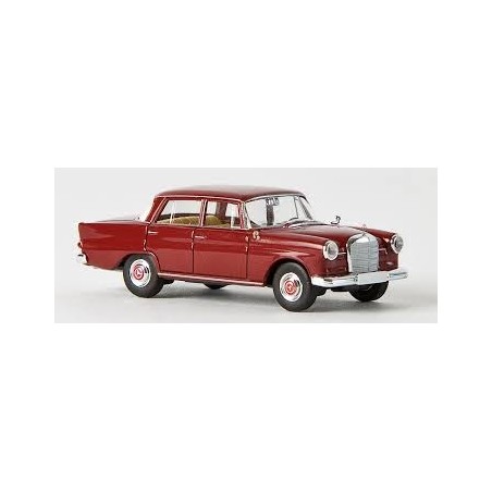 MERCEDES-BENZ 190C ROJO BREKINA 13355 ESCALA 1/87