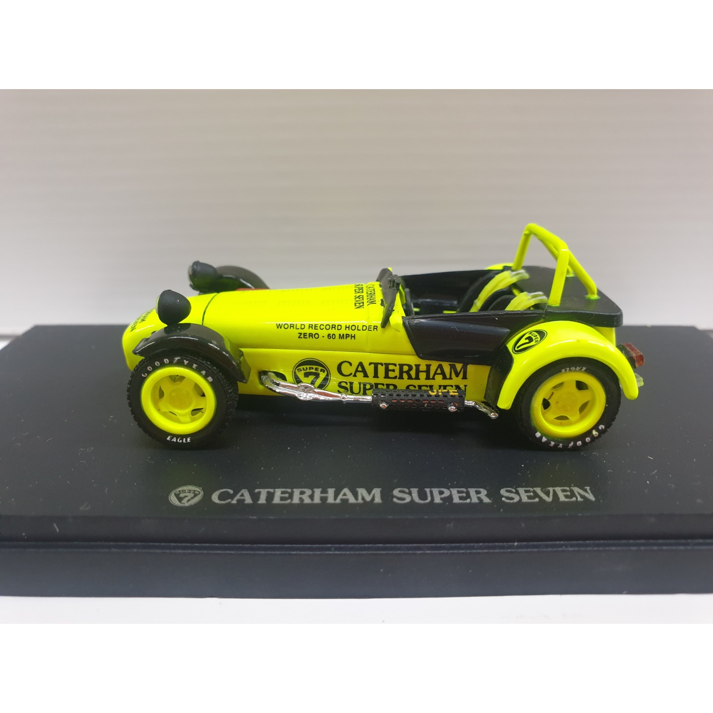 CATERHAM SUPER SEVEN JPE AMARILLO KYOSHO 1/43
