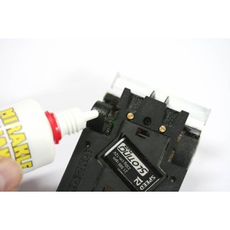 LIMPIADOR DE TRENCILLAS Y NEUMÁTICOS SLOTING PLUS SP120205