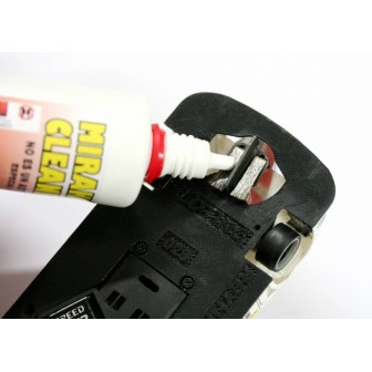 LIMPIADOR DE TRENCILLAS Y NEUMÁTICOS SLOTING PLUS SP120205