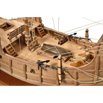 BARCO DE MADERA SANTA MARIA CARABELA AMATI 1409 ESCALA 1/65