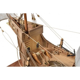 BARCO DE MADERA SANTA MARIA CARABELA AMATI 1409 ESCALA 1/65