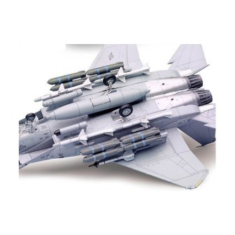 F-15E STRIKE EAGLE ACADEMY 1/72
