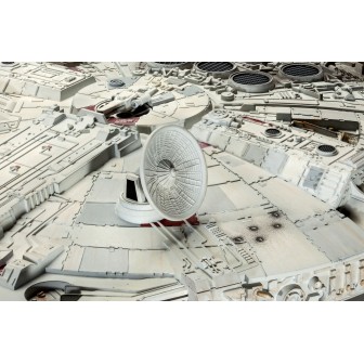 HALCON MILENARIO EDICION 50 ANIVERSARIO STAR WARS REVELL 05659 ESCALA 1/72