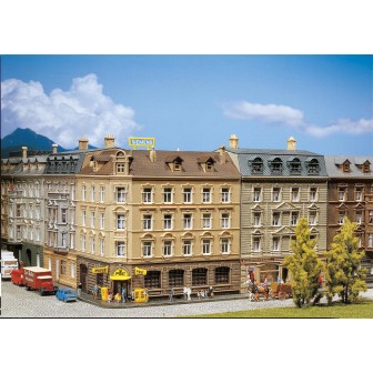 EDIFICIO EN ESQUINA CON OFICINA DE CORREOS FALLER 232305 ESCALA N