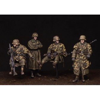 TANQUISTAS ALEMANES ARDENAS 1944 MINIART 35411 ESCALA 1/35