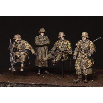 TANQUISTAS ALEMANES ARDENAS 1944 MINIART 35411 ESCALA 1/35
