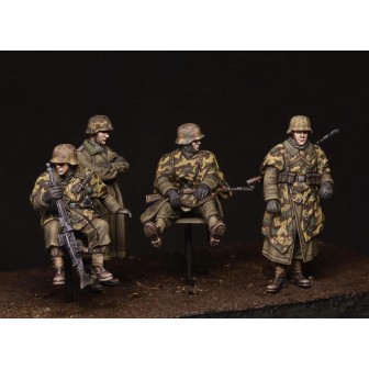 TANQUISTAS ALEMANES ARDENAS 1944 MINIART 35411 ESCALA 1/35