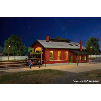 DEPOSITO CON TALLER PARA UNA LOCOMOTORA KIBRI 39436 ESCALA H0
