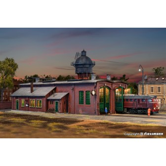 DEPOSITO PARA 2 LOCOMOTRAS CON TALLER VOLLMER 45752 ESCALA H0